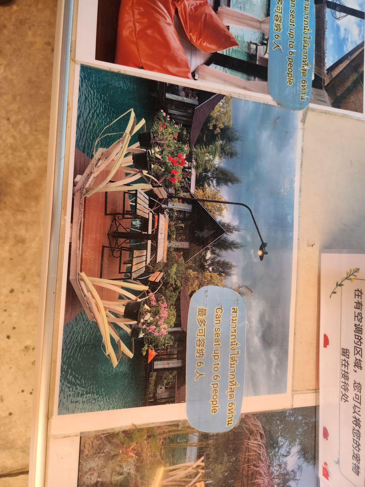 Manpai Sainam Cafe 戶外水上座位最多可坐六人