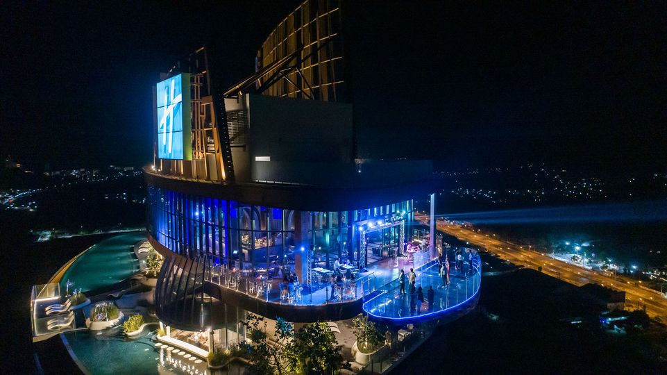 Vana Nava Sky Bar：華欣最具魅力的高空酒吧