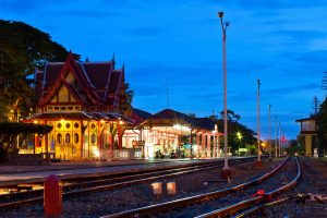探索泰國華欣火車站：懷舊魅力與歷史之旅