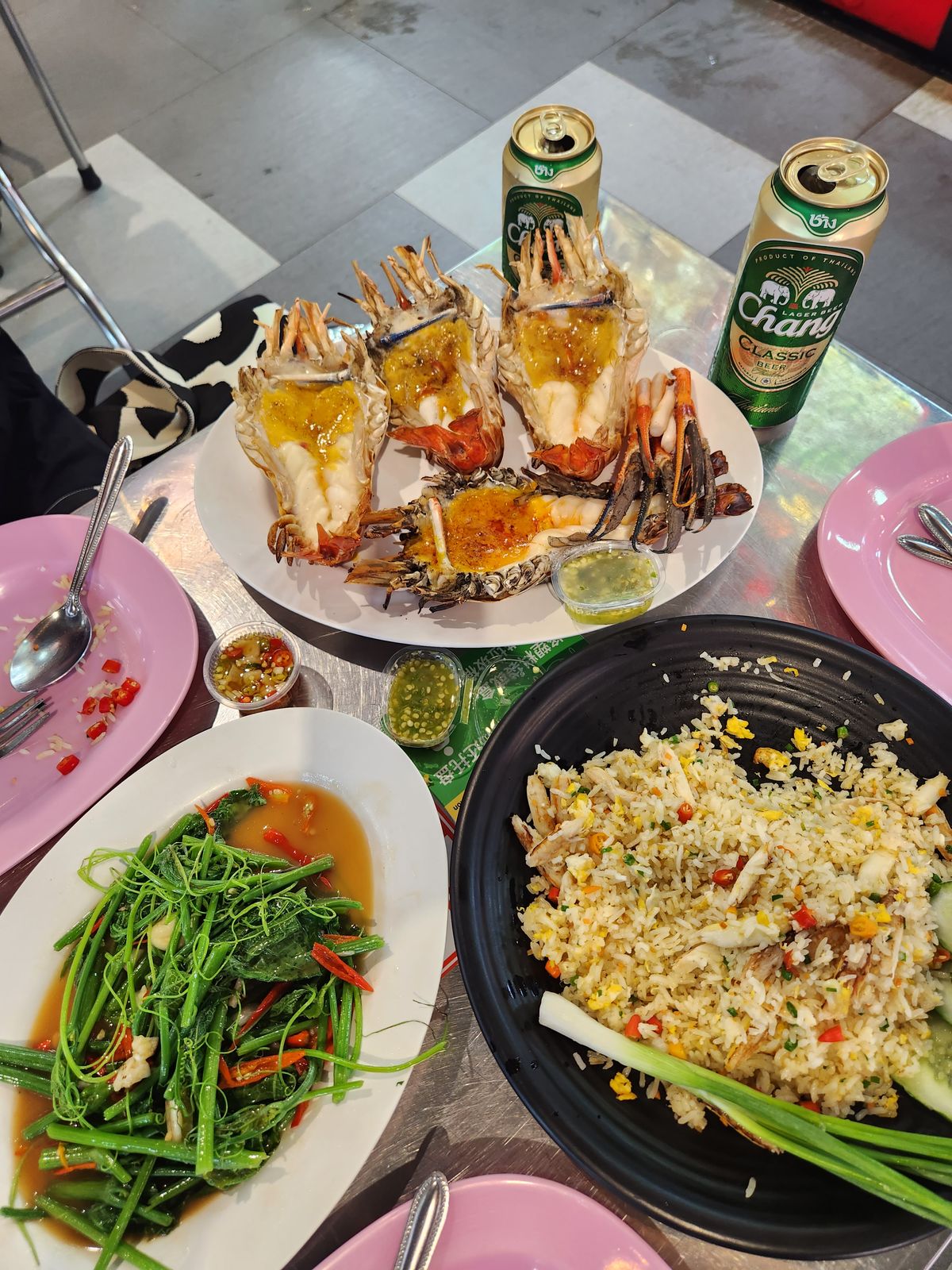 多人分食的海鮮與泰式熱炒
