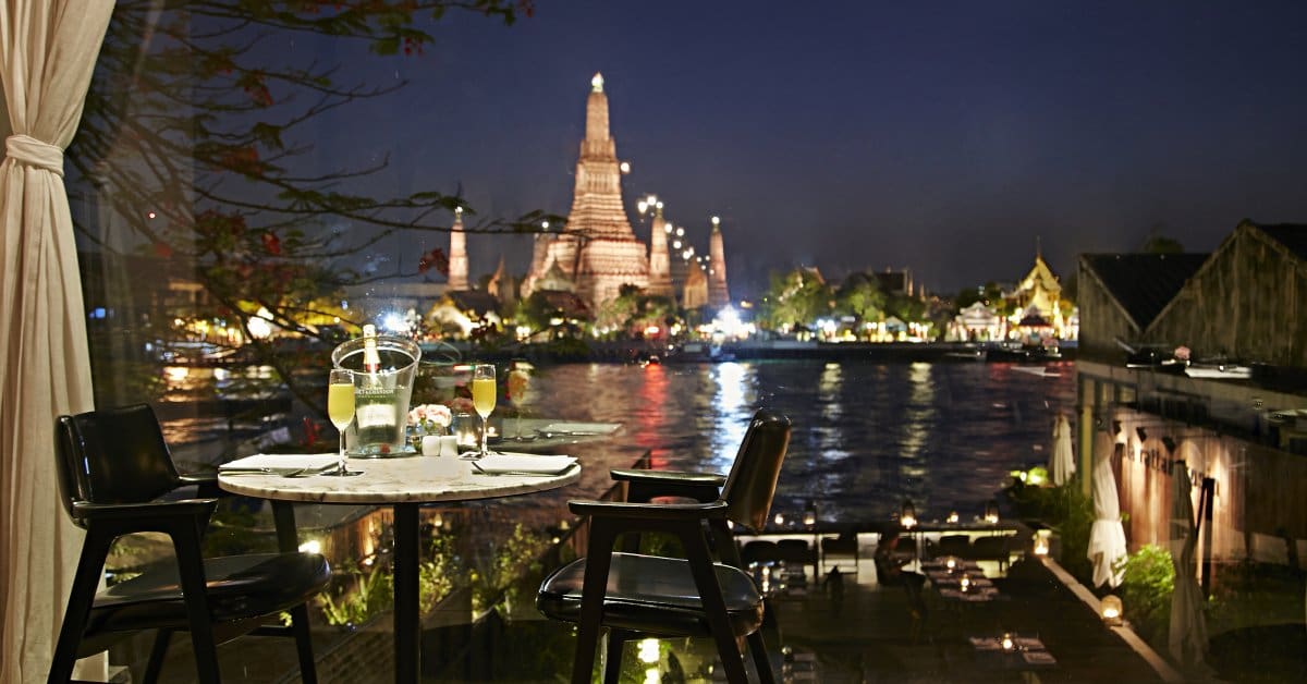 Sala Rattanakosin 河畔餐廳鄭王廟夜景