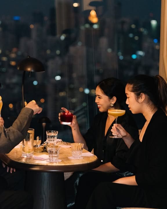 1970 Bar 室內高空酒吧夜景座位