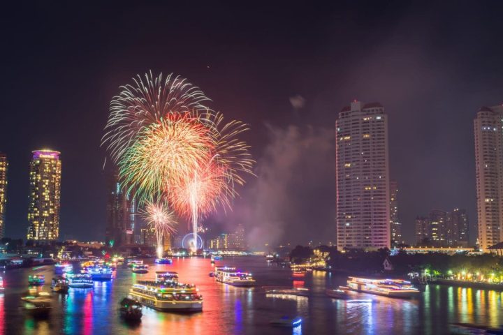2026–27 曼谷跨年倒數怎麼規劃|歷年場域、交通管制與訂位提醒
