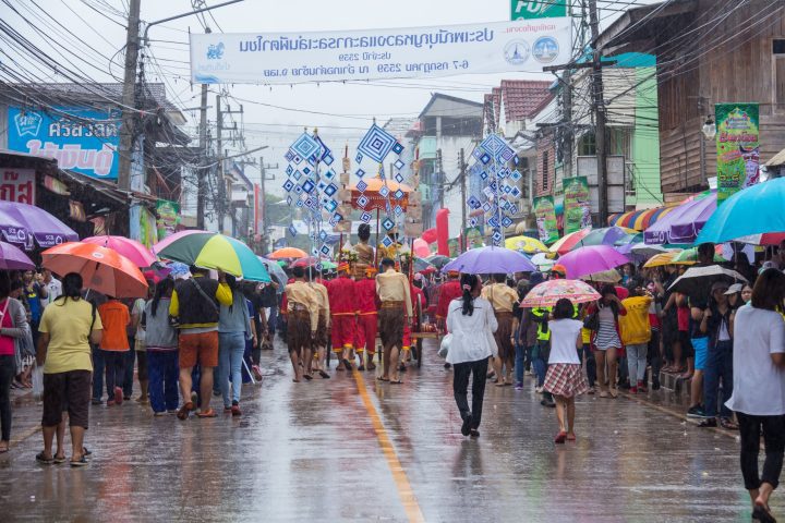 2026 泰國雨季攻略|各地月份、會下整天嗎?海島與行程備案