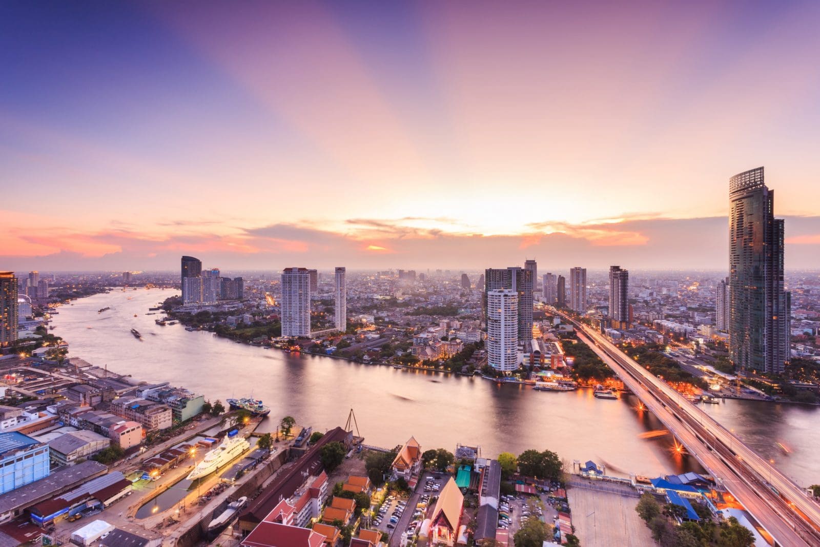 2026 曼谷咖啡廳推薦 | 7 間老宅河景、Sukhumvit 與高空咖啡