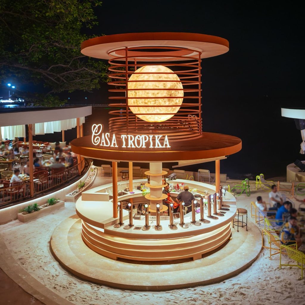 Casa Tropika Bangsaen 繽紛撞色裝潢與室外仙人掌度假拍照造景