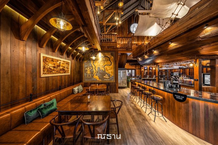 芭達雅新景點 NITAN Coffee’s Tale 漁人村分店 海盜船主題咖啡廳|夢幻歐風小鎮,拍照打卡新天堂!