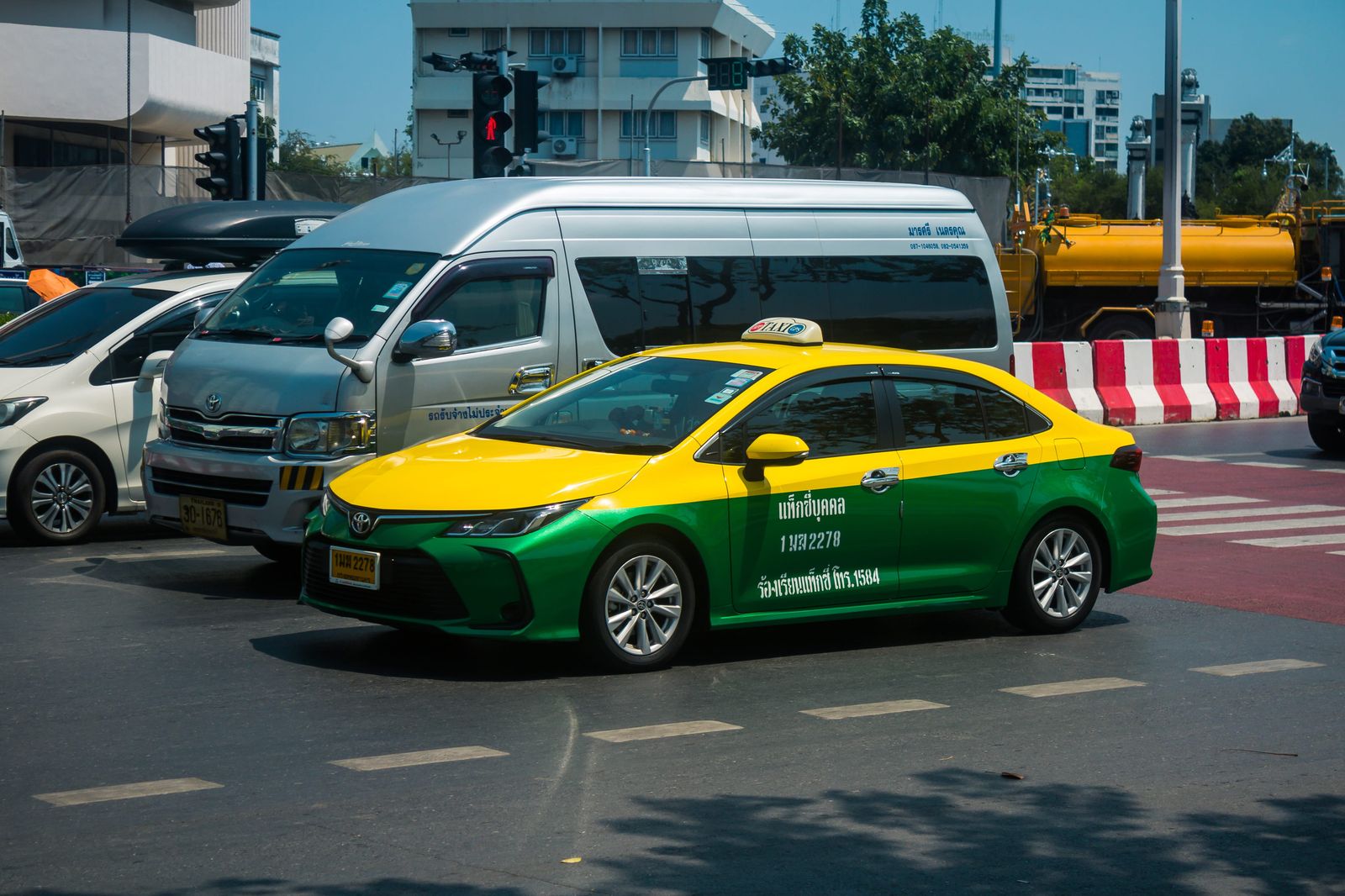 曼谷黃綠雙色跳表計程車