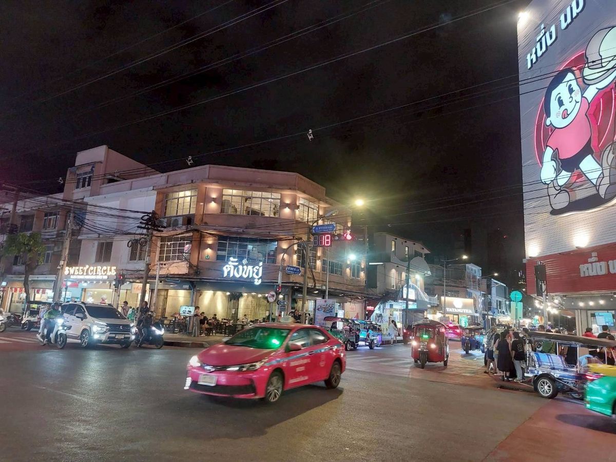 朱拉隆功大學夜市