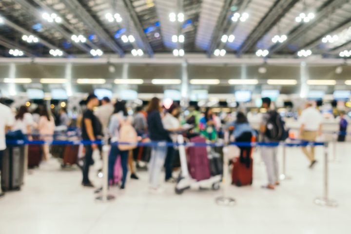 2026 曼谷素萬那普機場入境排隊 3 小時?原因、最佳通關時間與避開人潮攻略