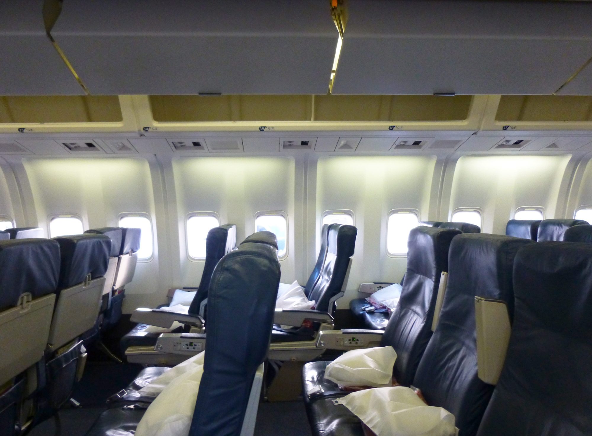 客機座艙座位，出發前可依長輩需求安排座位