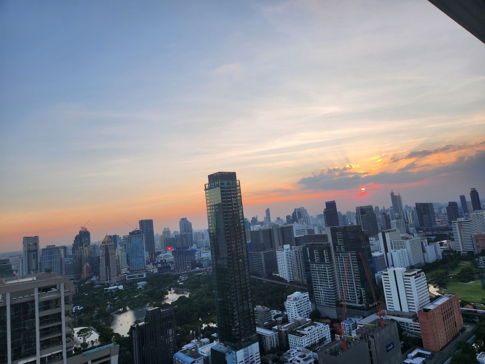 Bar.Yard 40 樓夕陽與曼谷天際線全景