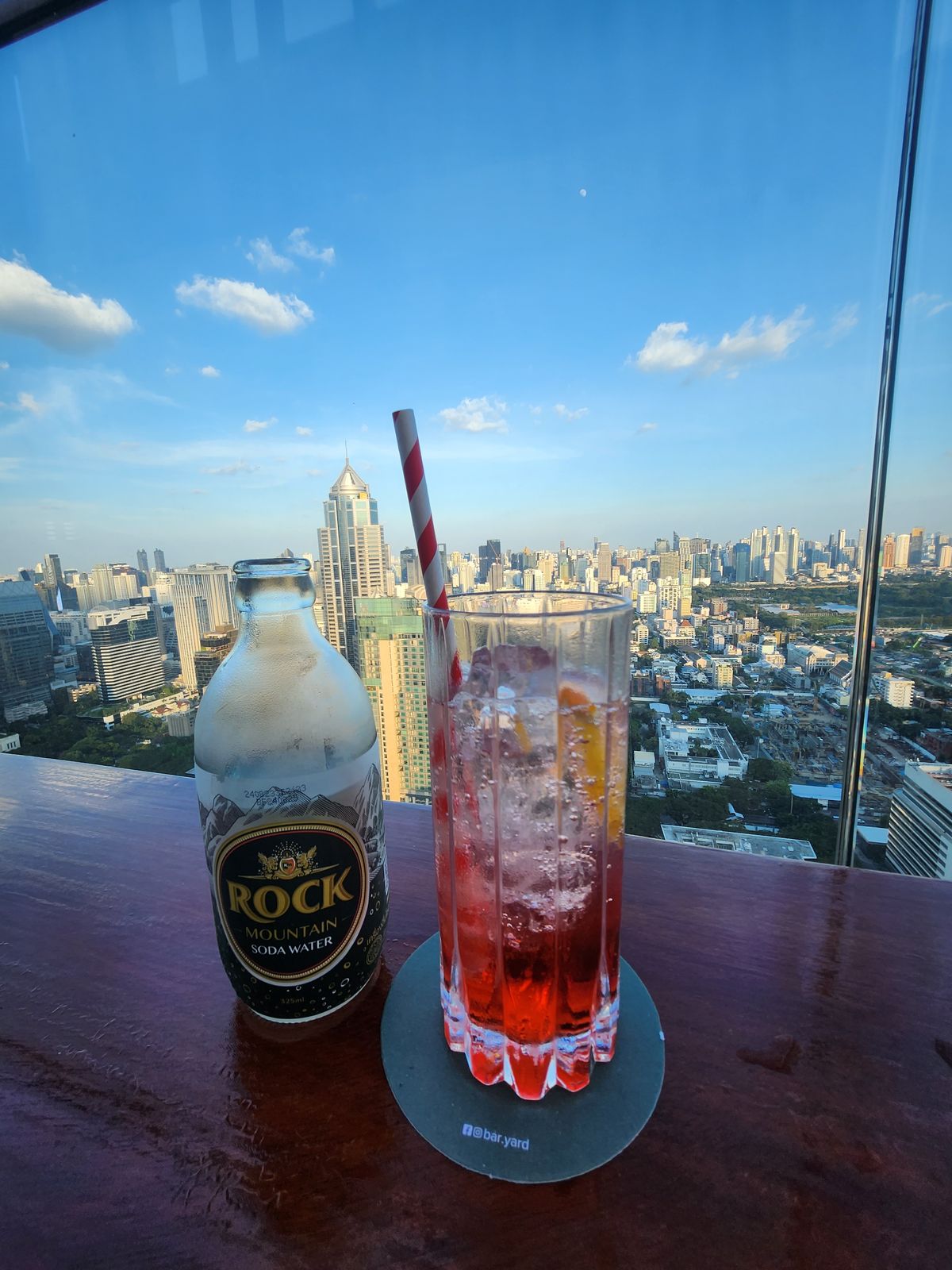 Bar.Yard 調酒與曼谷高樓景觀