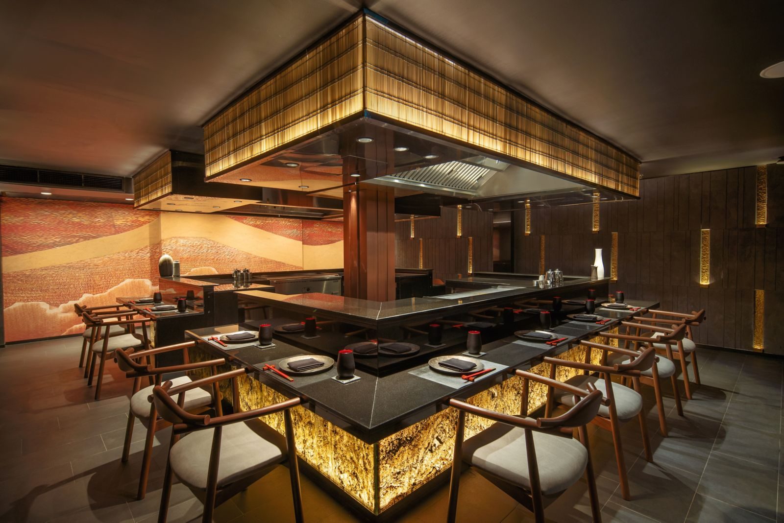 曼谷素拉旺萬豪酒店 Kissuisen 的鐵板燒餐檯