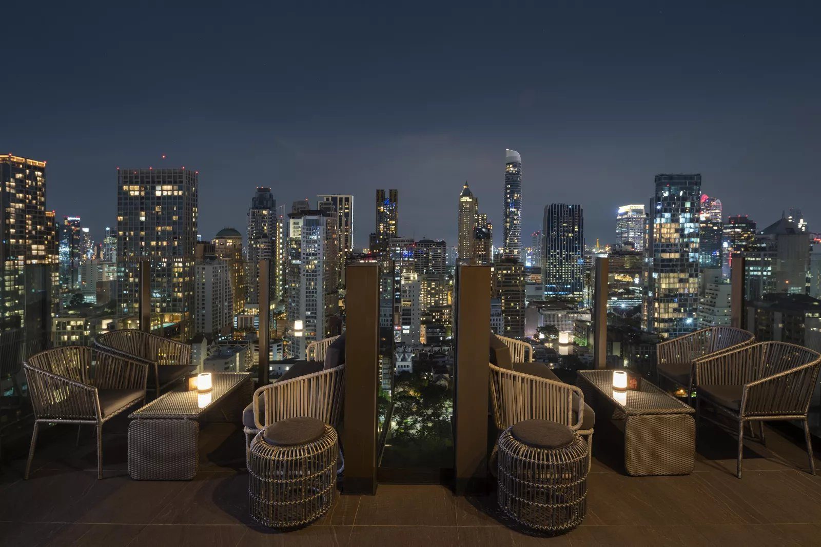 曼谷無線電路英迪格酒店 26 樓 CHAR 屋頂酒吧與夜景