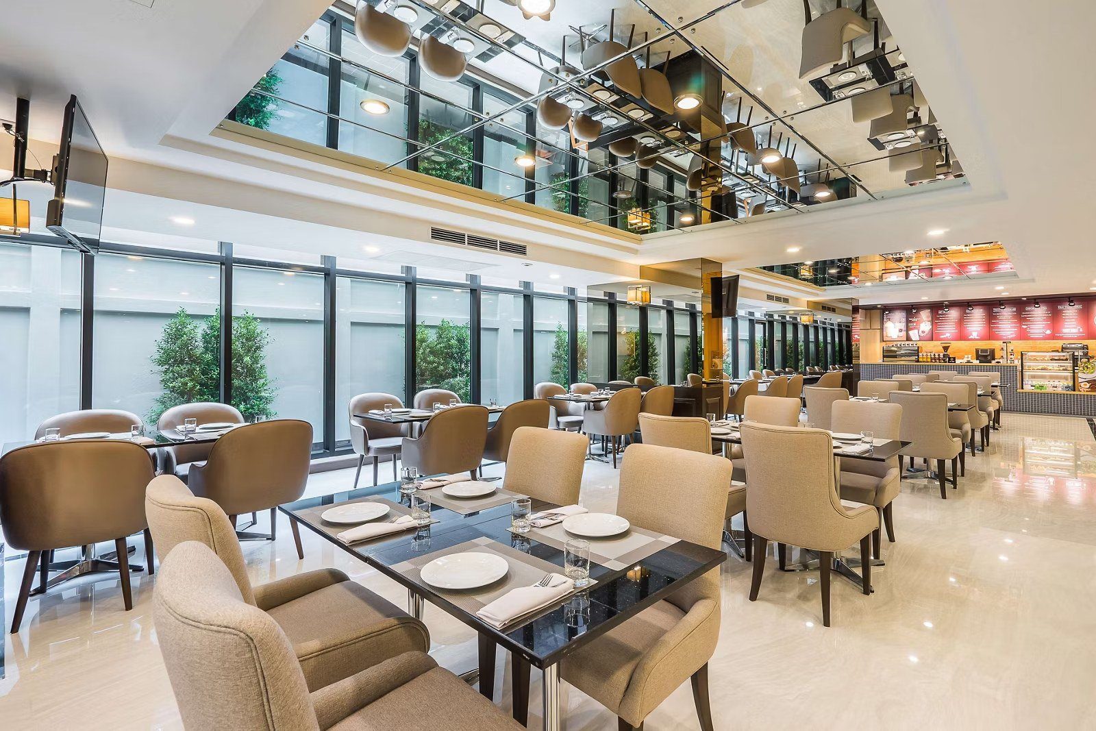 曼谷蘇坤逸 2 號貝斯特韋斯特飯店，餐廳用餐空間