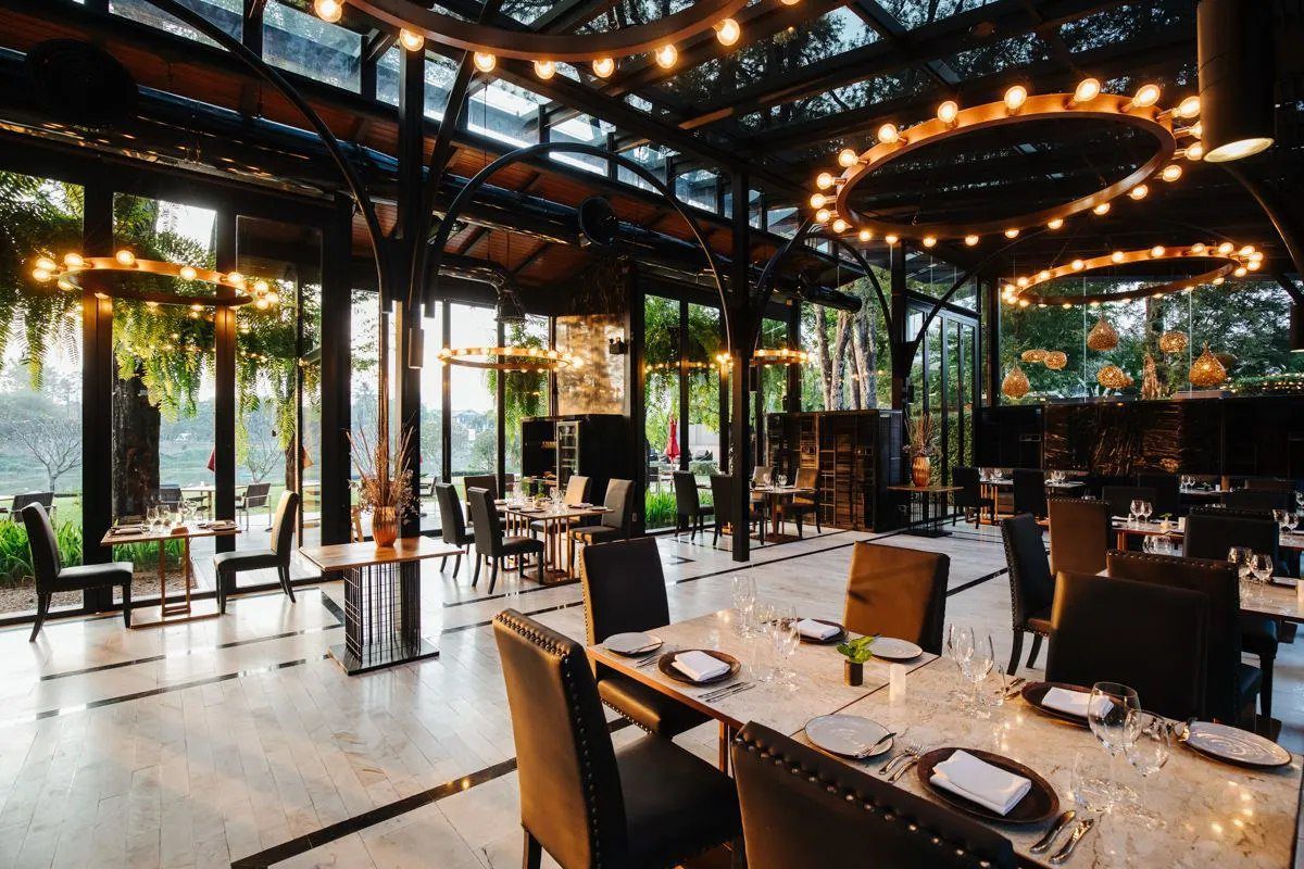 清邁 Cross Riverside 酒店，館內餐飲空間