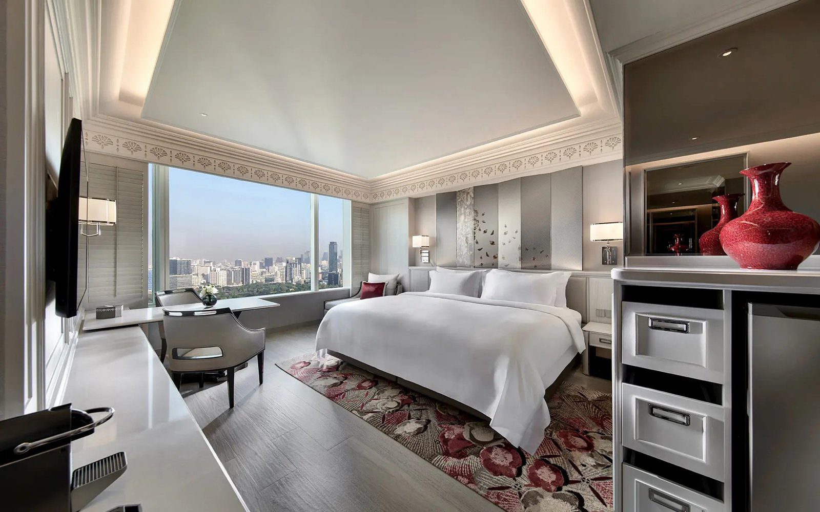 Premium Room 雙床客房與落地窗（圖：Grande Centre Point Lumphini／官網）