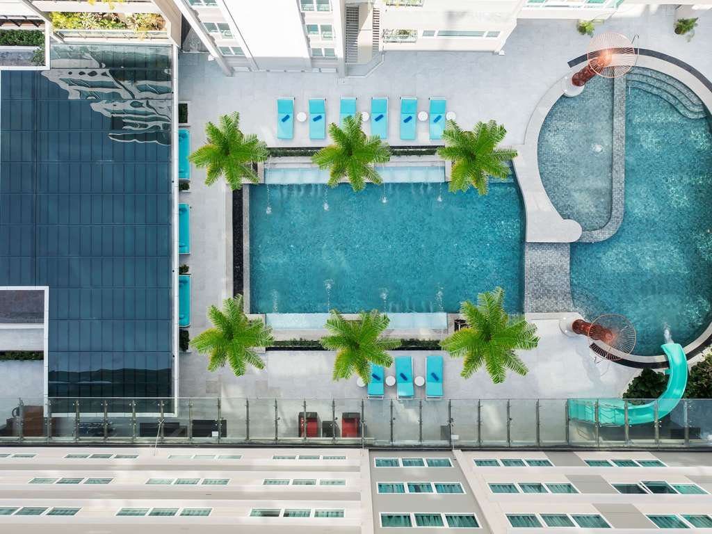 曼谷蘇坤逸 Legacy 諾富特生活酒店，戶外泳池