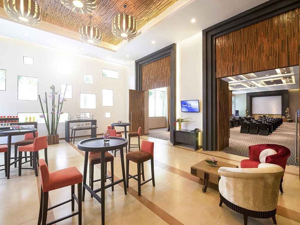 普吉卡馬拉海灘諾富特酒店，館內公共餐飲空間